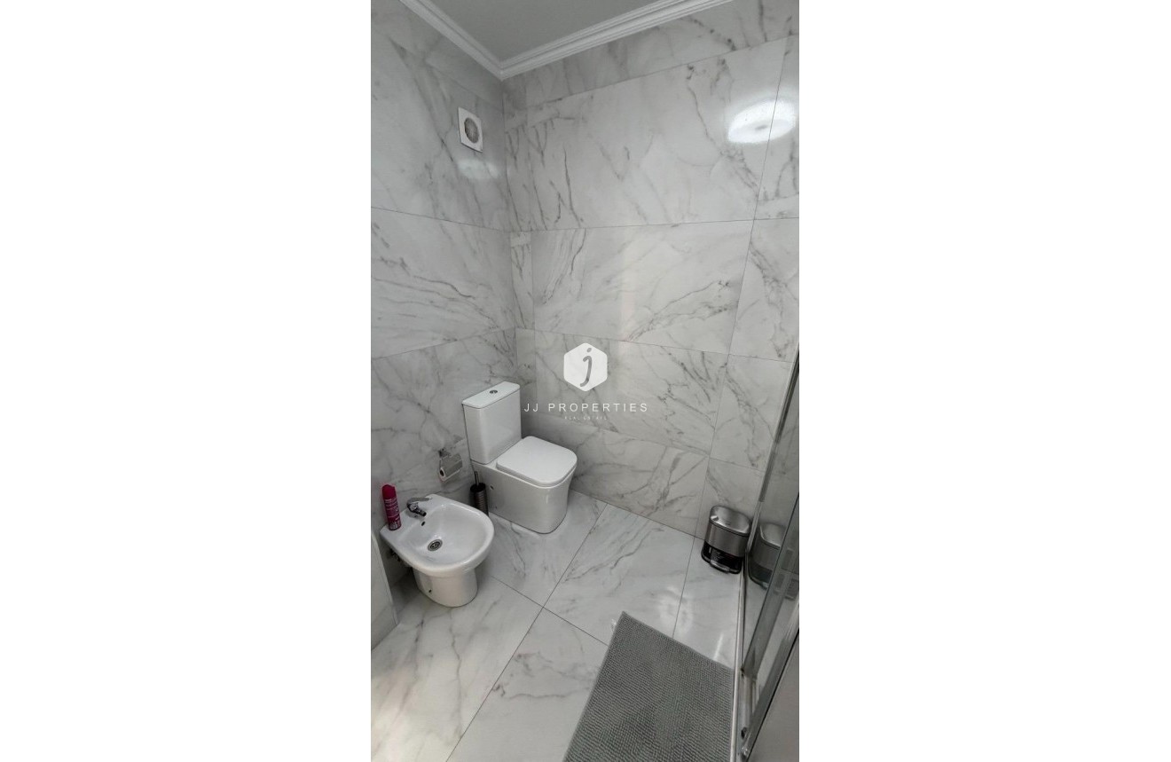 D'occasion - Appartement -
Torrevieja - Curva Del Palangre