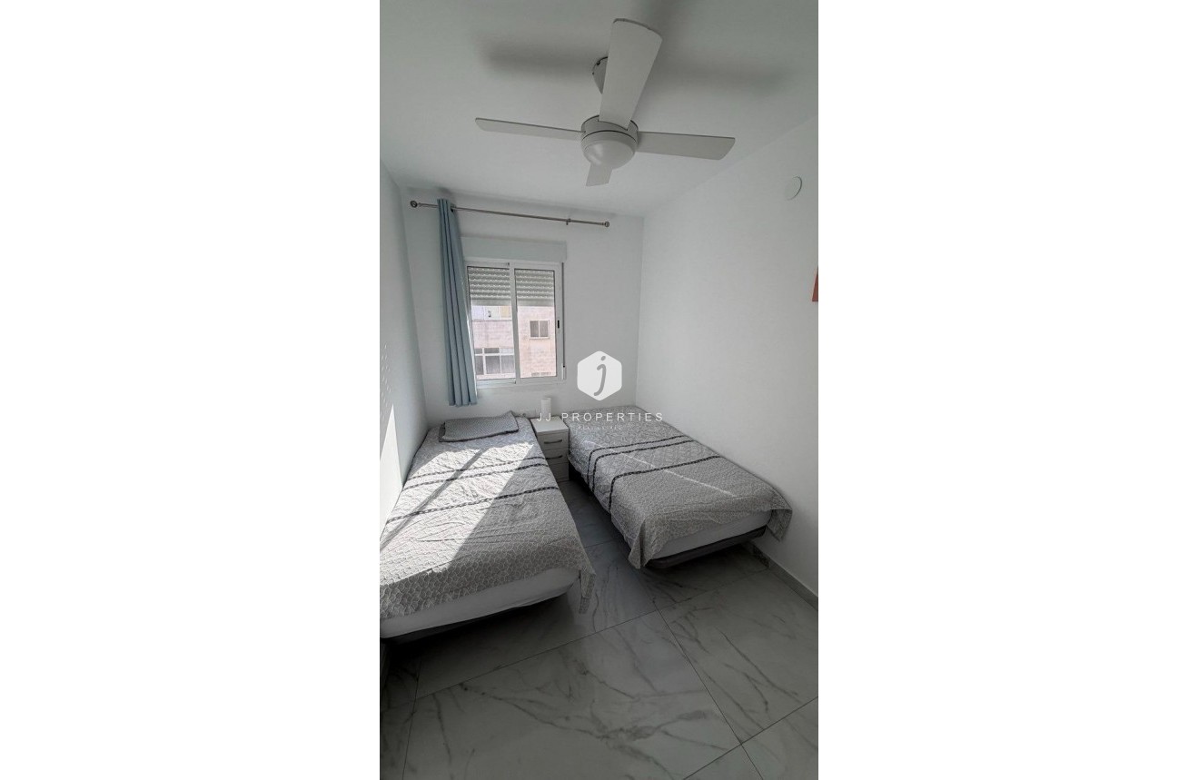 D'occasion - Appartement -
Torrevieja - Curva Del Palangre