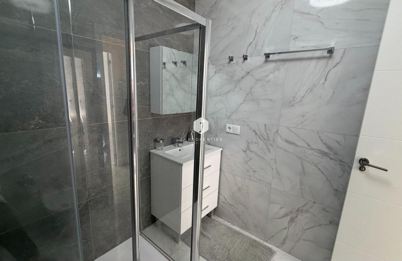 D'occasion - Appartement -
Torrevieja - Curva Del Palangre
