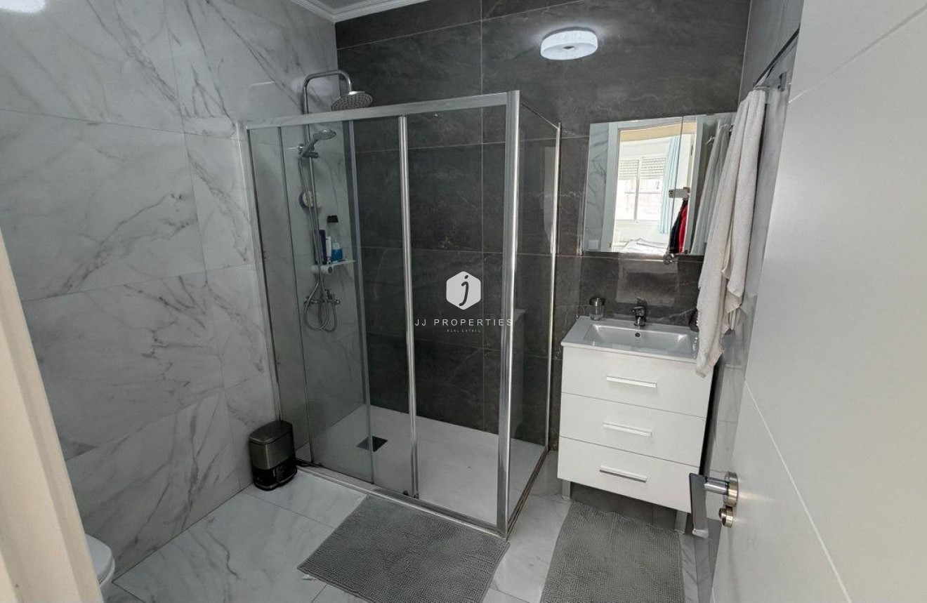 D'occasion - Appartement -
Torrevieja - Curva Del Palangre