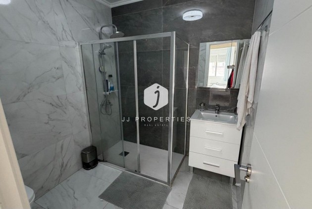 D'occasion - Appartement -
Torrevieja - Curva Del Palangre
