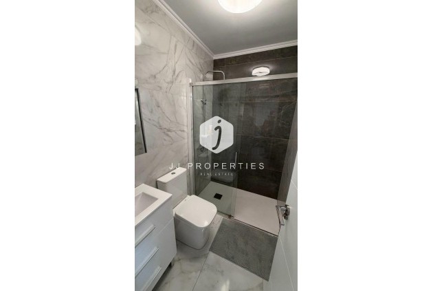 D'occasion - Appartement -
Torrevieja - Curva Del Palangre