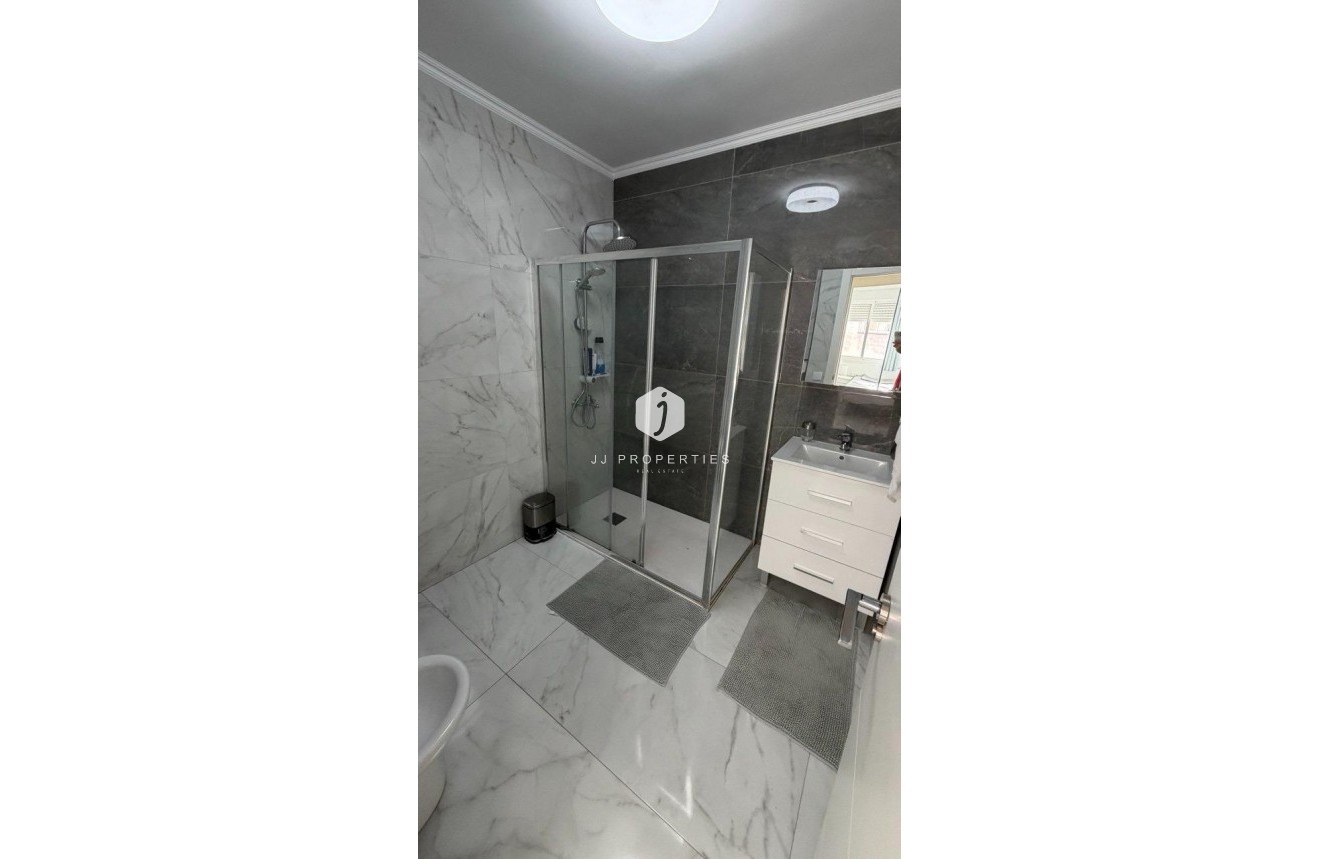 D'occasion - Appartement -
Torrevieja - Curva Del Palangre