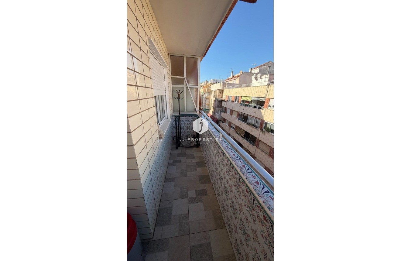 D'occasion - Appartement -
Torrevieja - Curva Del Palangre