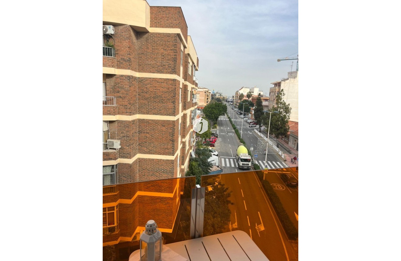 Aus zweiter Hand - Wohnung -
Torrevieja - Centro