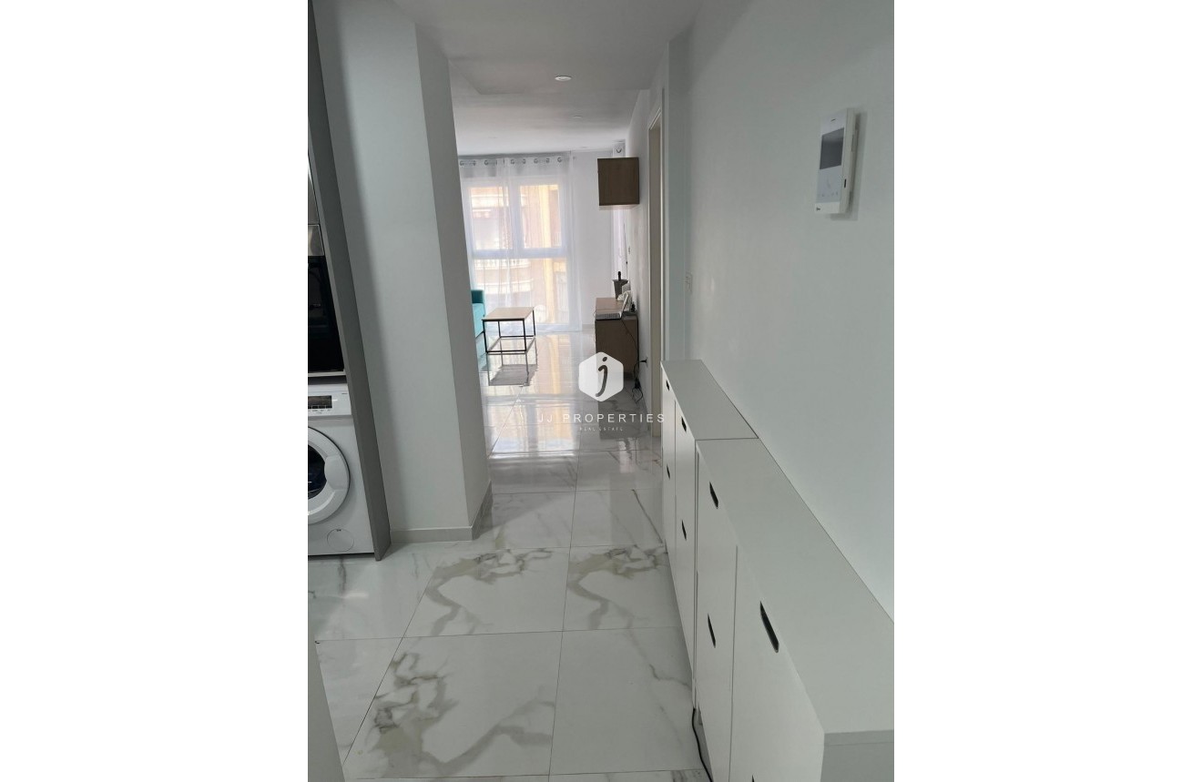 Aus zweiter Hand - Wohnung -
Torrevieja - Centro