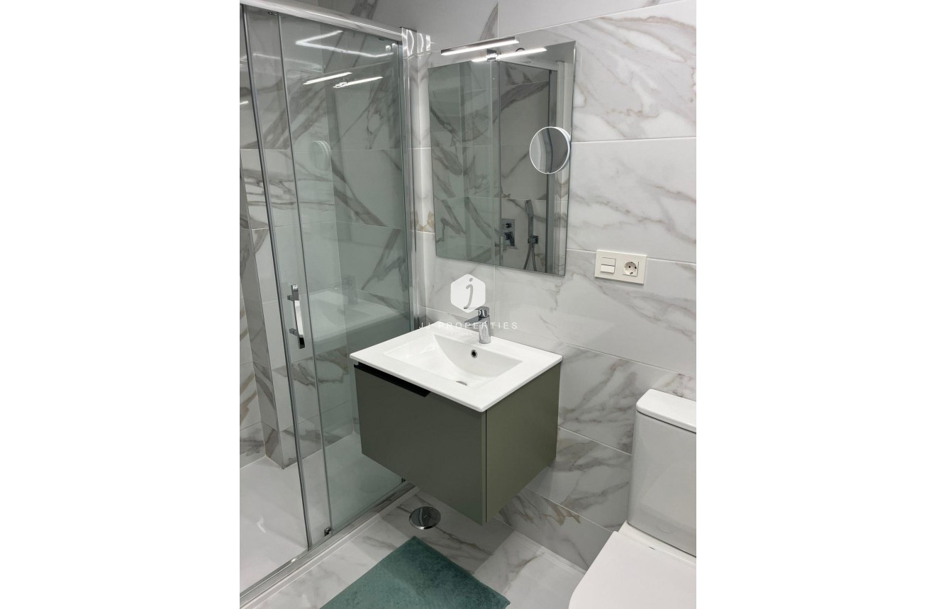 Aus zweiter Hand - Wohnung -
Torrevieja - Centro