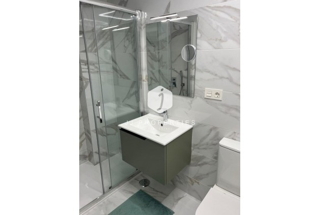 Aus zweiter Hand - Wohnung -
Torrevieja - Centro