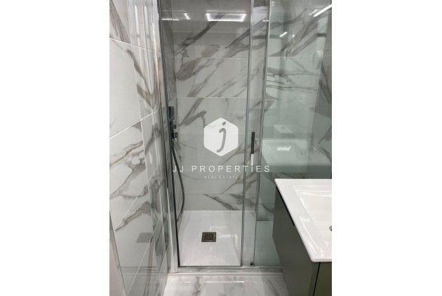Aus zweiter Hand - Wohnung -
Torrevieja - Centro