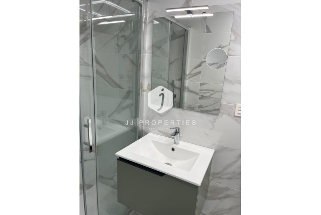 Aus zweiter Hand - Wohnung -
Torrevieja - Centro