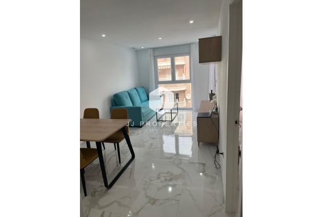 Aus zweiter Hand - Wohnung -
Torrevieja - Centro