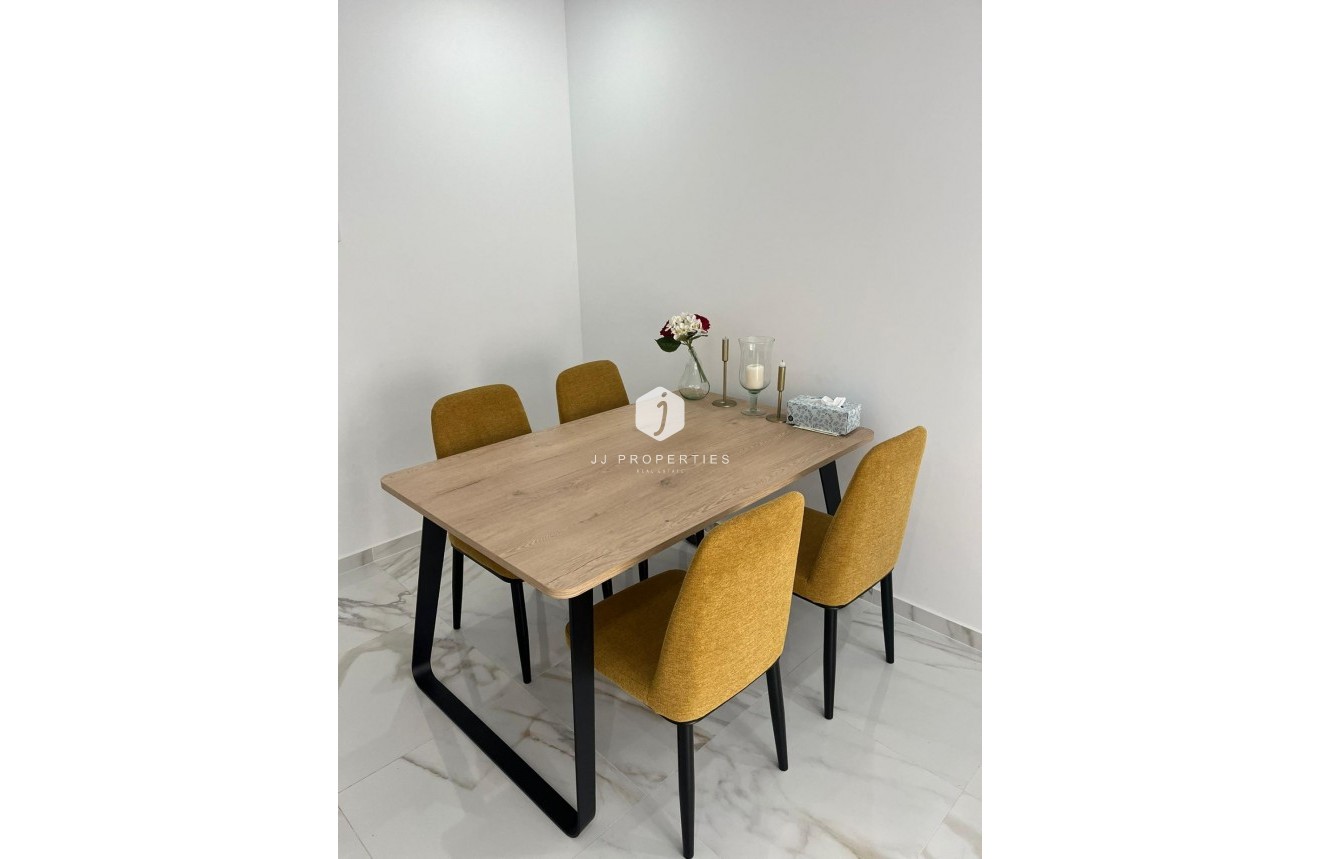 Aus zweiter Hand - Wohnung -
Torrevieja - Centro