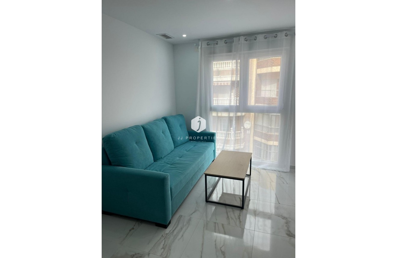 Aus zweiter Hand - Wohnung -
Torrevieja - Centro