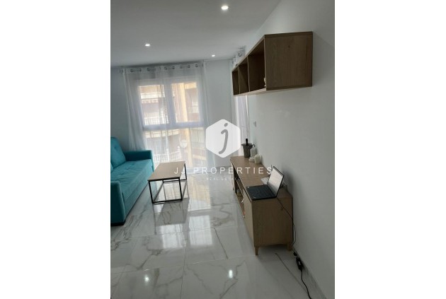 Aus zweiter Hand - Wohnung -
Torrevieja - Centro