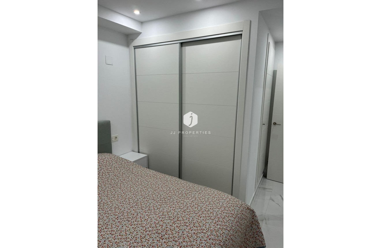 Aus zweiter Hand - Wohnung -
Torrevieja - Centro
