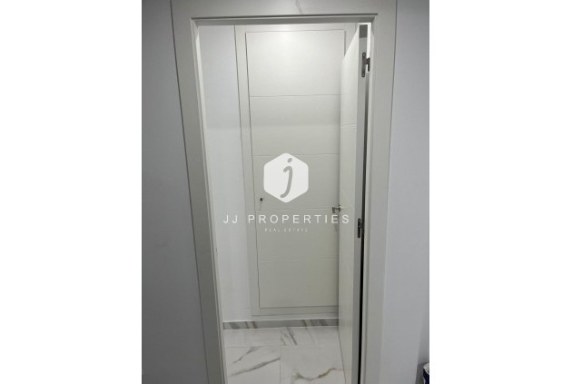Aus zweiter Hand - Wohnung -
Torrevieja - Centro