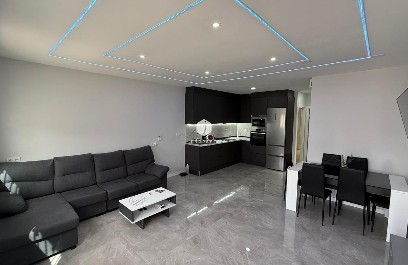 Segunda mano - Chalet -
Torrevieja - Torreta Florida