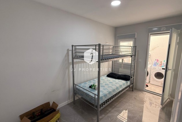 Segunda mano - Chalet -
Torrevieja - Torreta Florida
