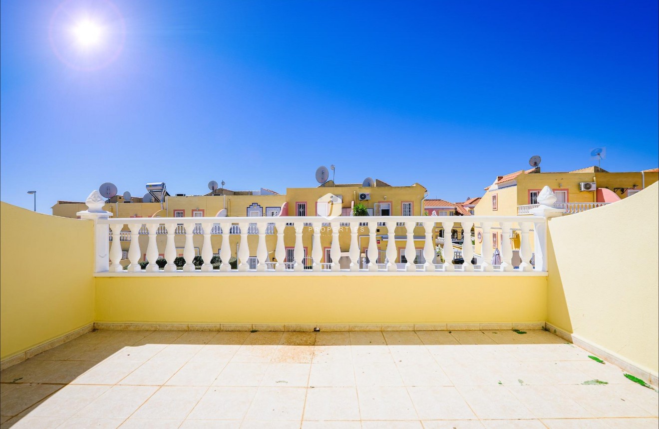 Z drugiej ręki - Szalet -
Orihuela Costa - Las Filipinas