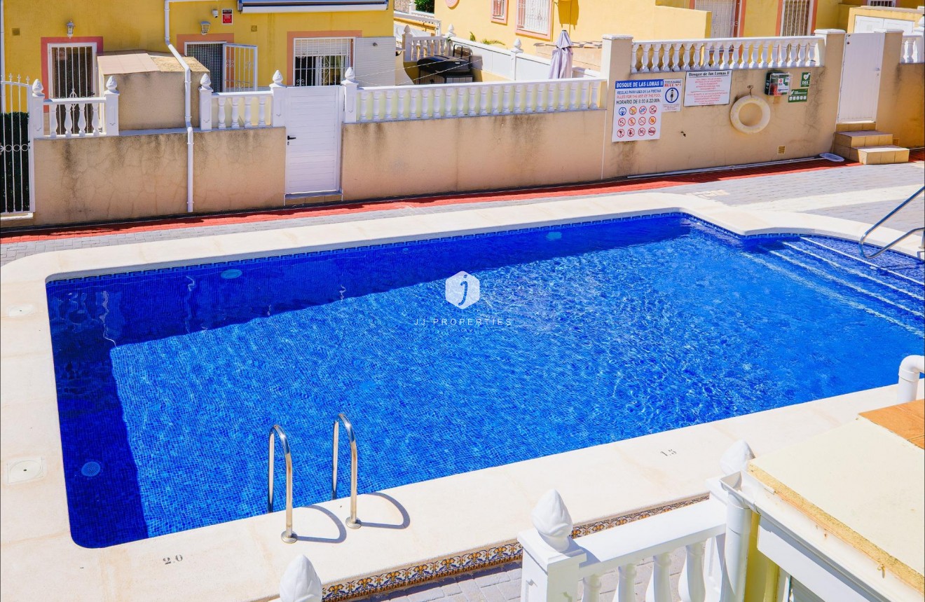 Z drugiej ręki - Szalet -
Orihuela Costa - Las Filipinas