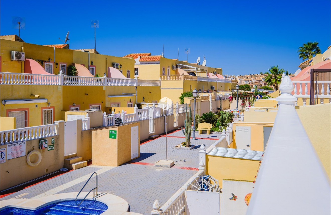Z drugiej ręki - Szalet -
Orihuela Costa - Las Filipinas