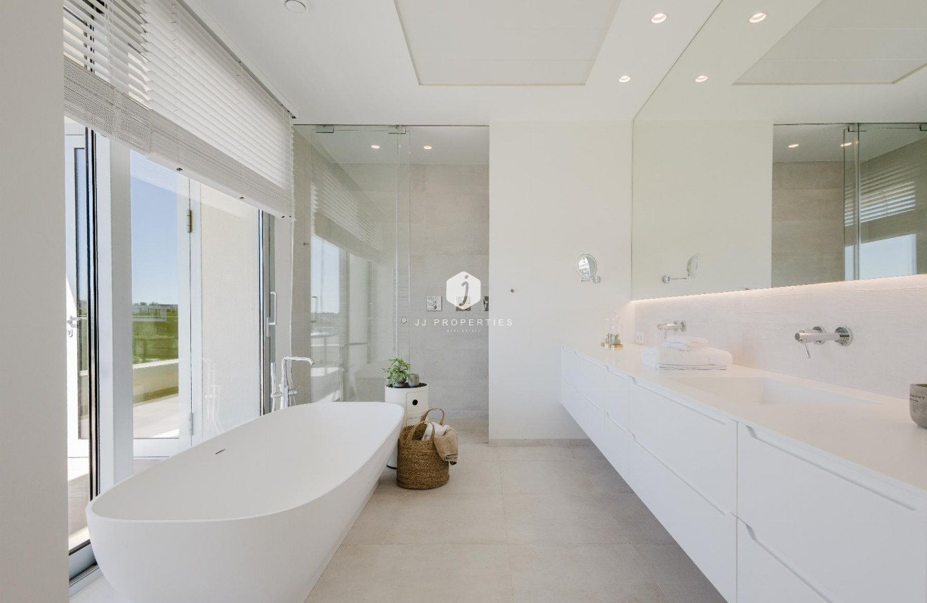 Aus zweiter Hand - Villa -
Orihuela Costa - Costa Blanca