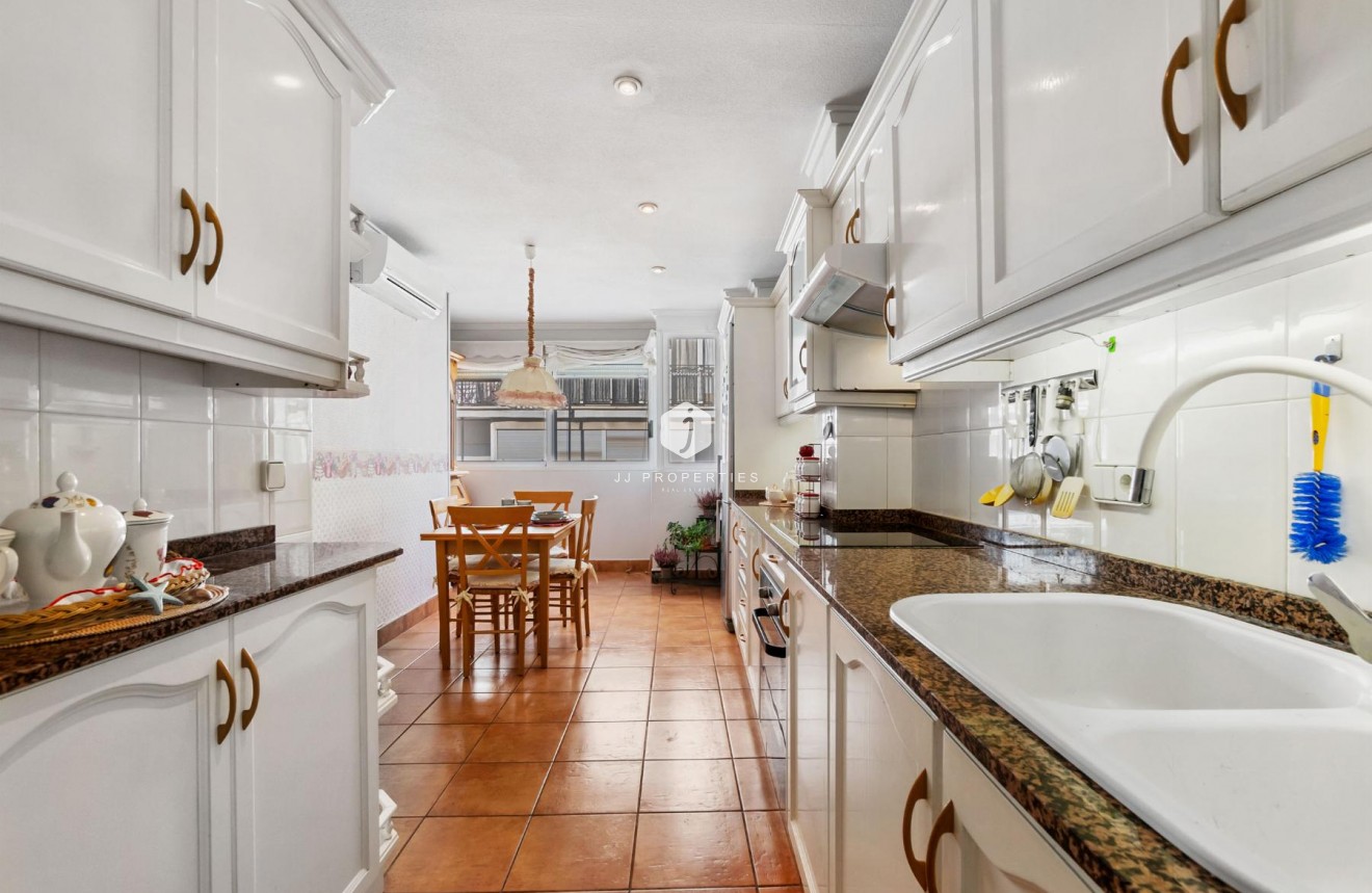 D'occasion - Appartement -
Torrevieja - Costa Blanca