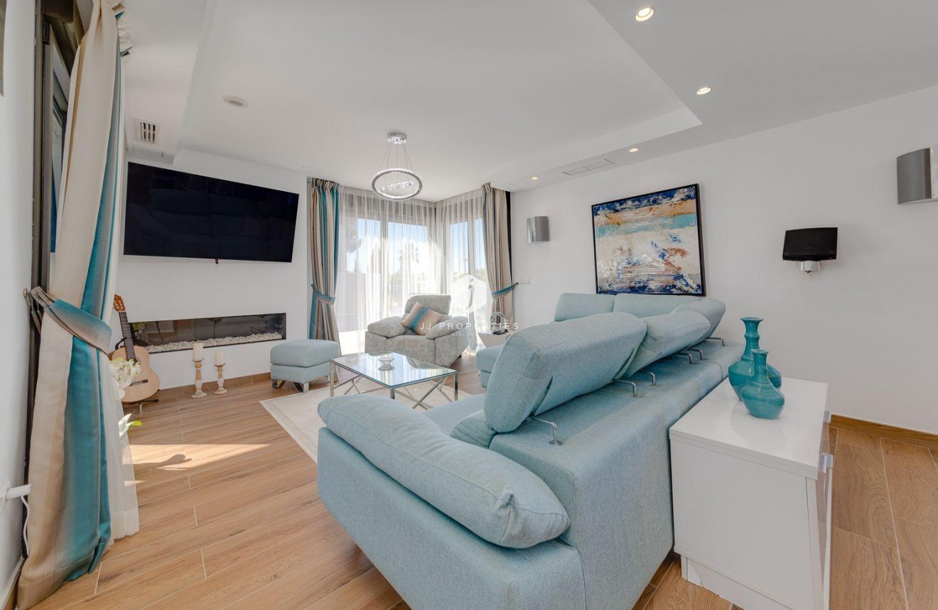 Tweedehands - Villa -
Torrevieja - Costa Blanca