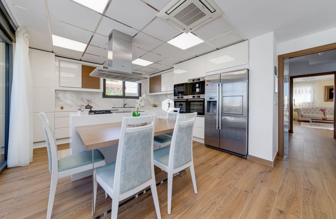 Tweedehands - Villa -
Torrevieja - Costa Blanca
