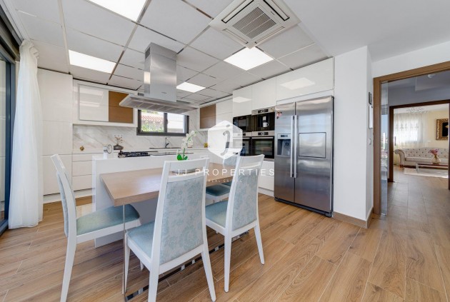 Tweedehands - Villa -
Torrevieja - Costa Blanca