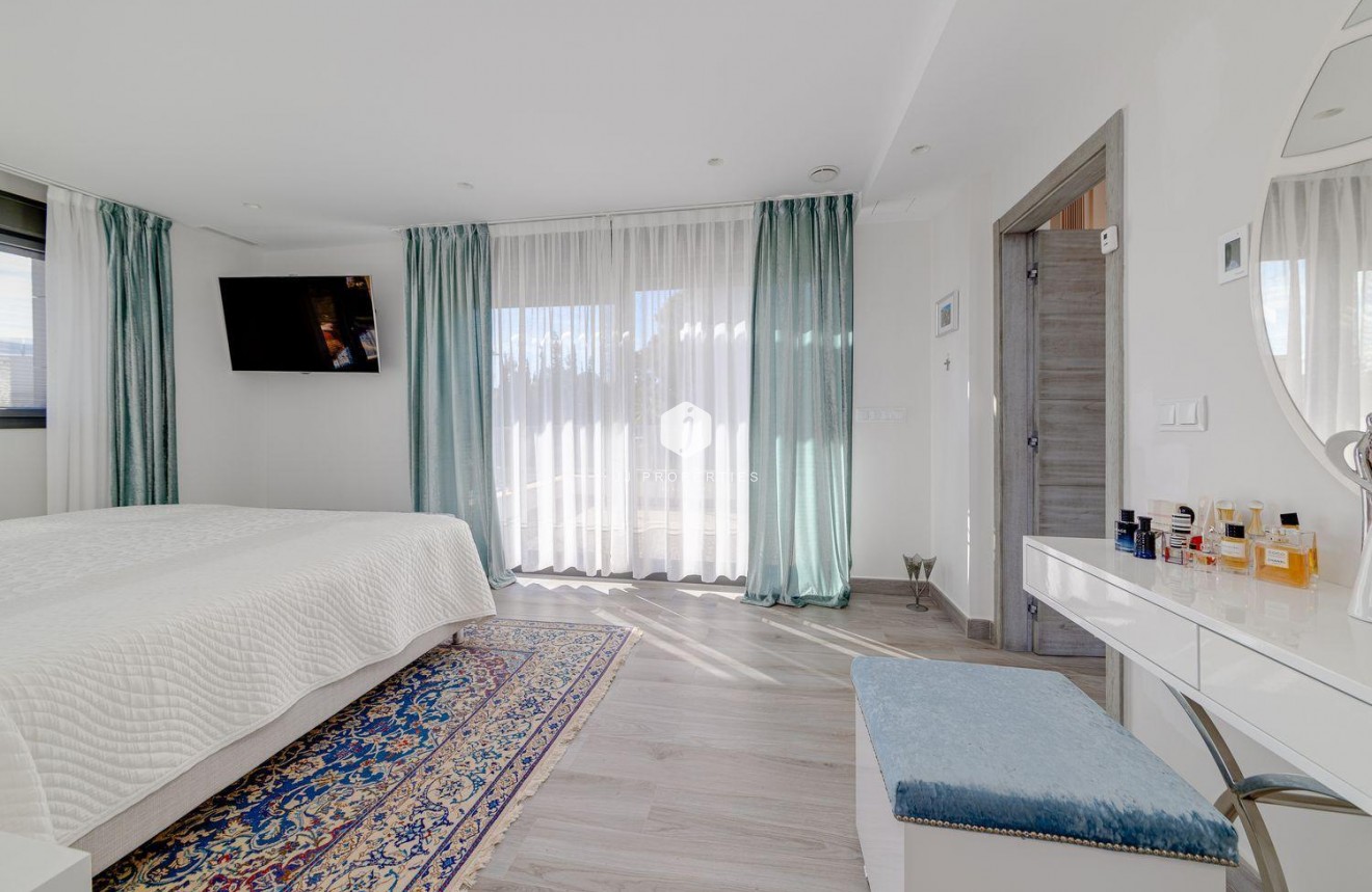 Tweedehands - Villa -
Torrevieja - Costa Blanca