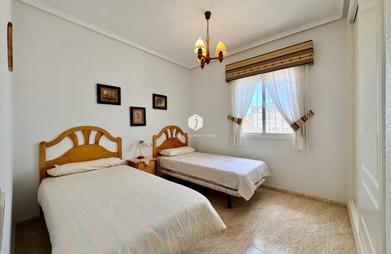 D'occasion - Chalet -
Rojales - Inland