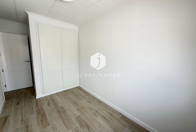 Z drugiej ręki - Szalet -
Torrevieja - Sector 25