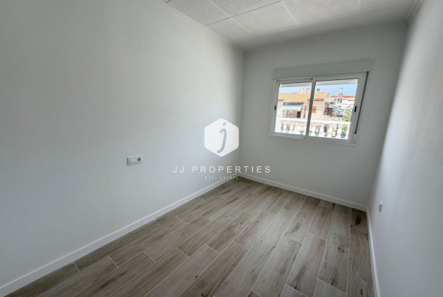 Z drugiej ręki - Szalet -
Torrevieja - Sector 25