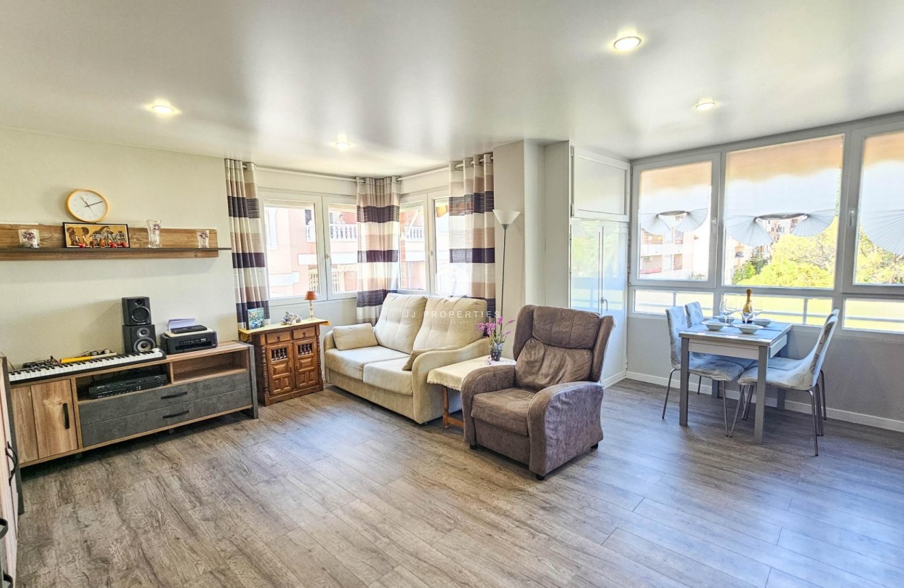 D'occasion - Appartement -
Torrevieja - Playa del Cura