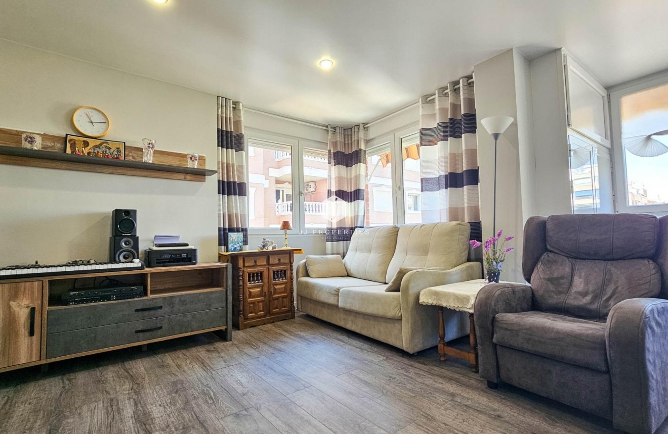 D'occasion - Appartement -
Torrevieja - Playa del Cura