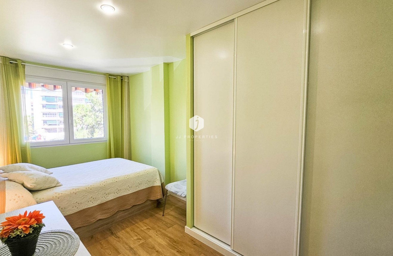 D'occasion - Appartement -
Torrevieja - Playa del Cura