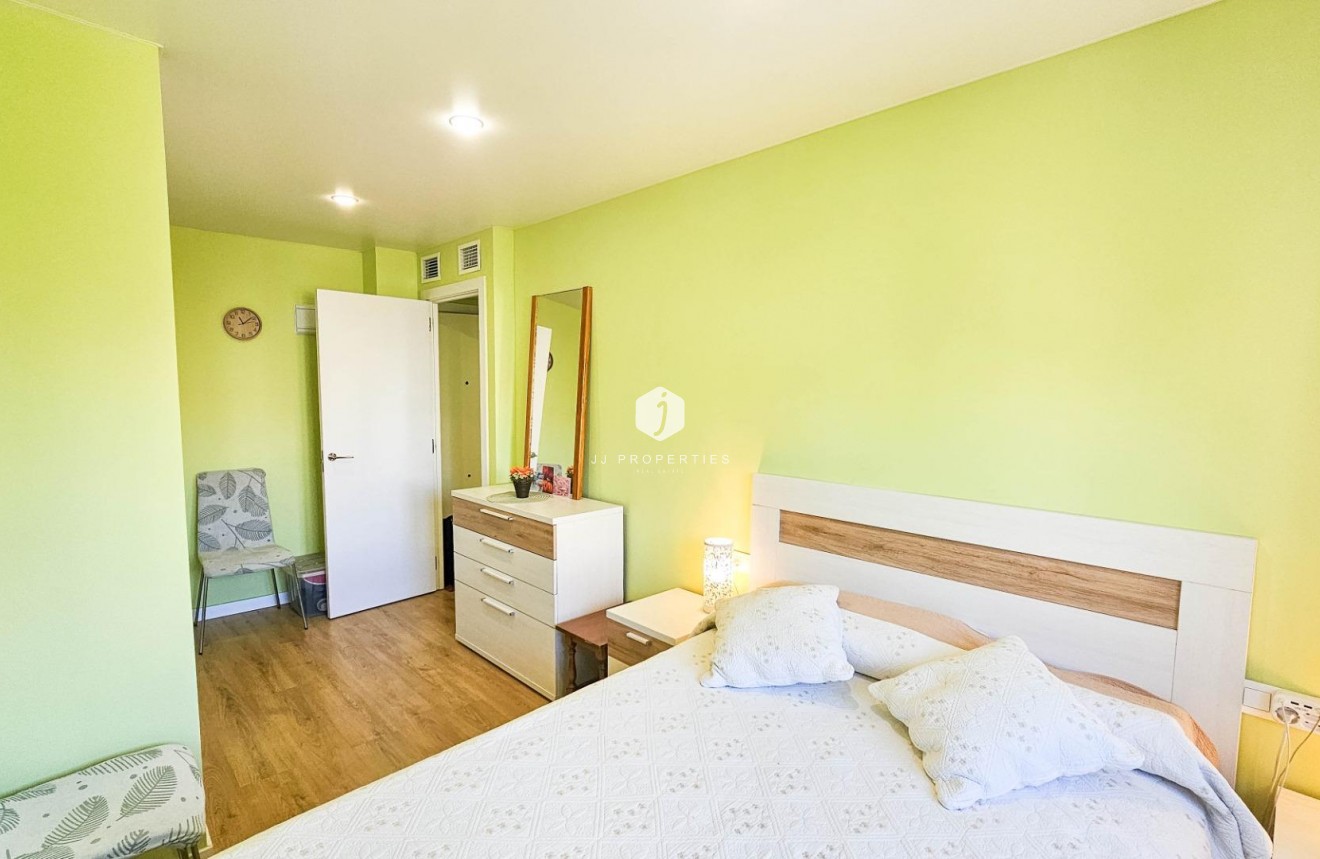 D'occasion - Appartement -
Torrevieja - Playa del Cura