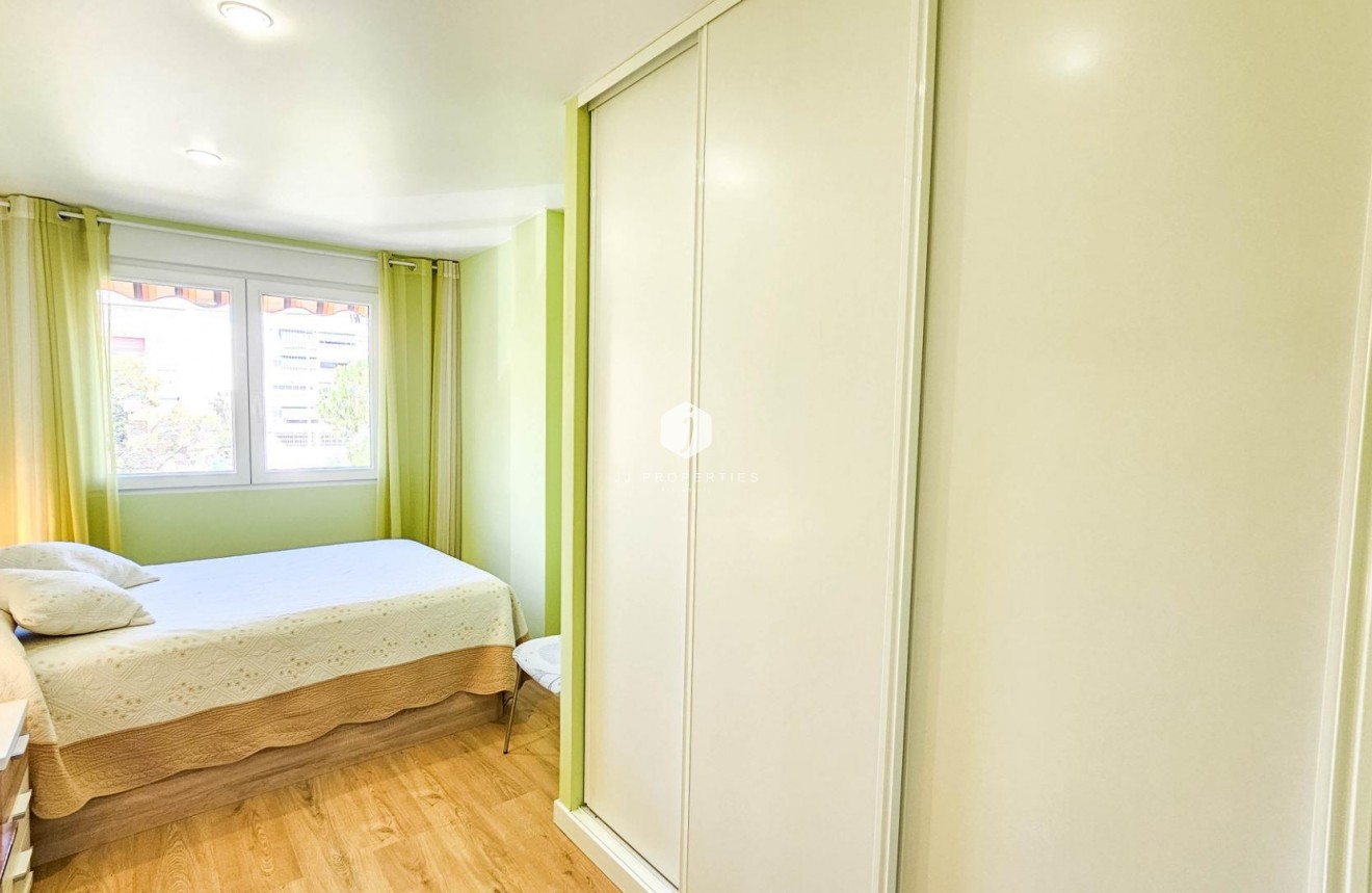 D'occasion - Appartement -
Torrevieja - Playa del Cura