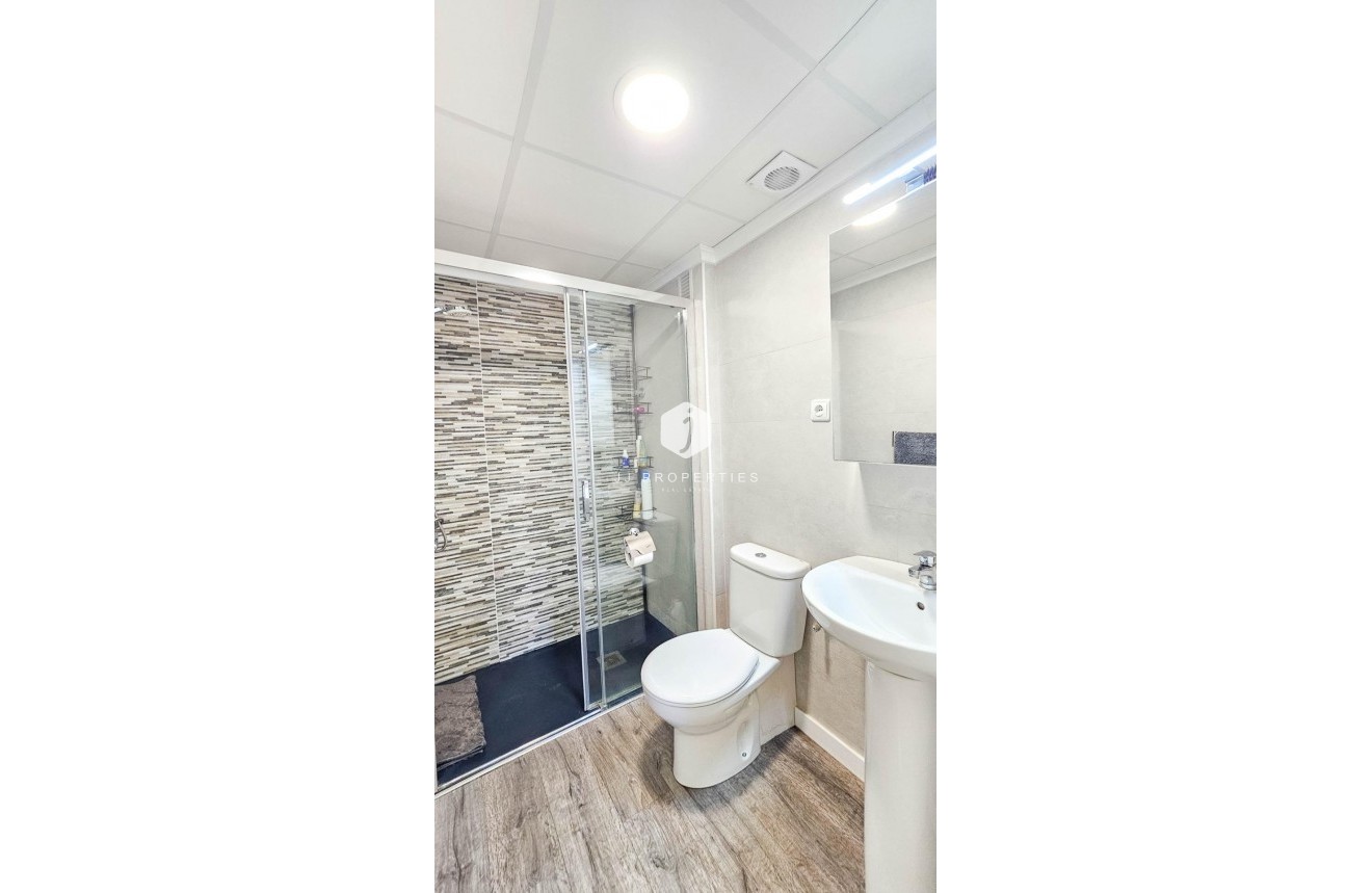 D'occasion - Appartement -
Torrevieja - Playa del Cura