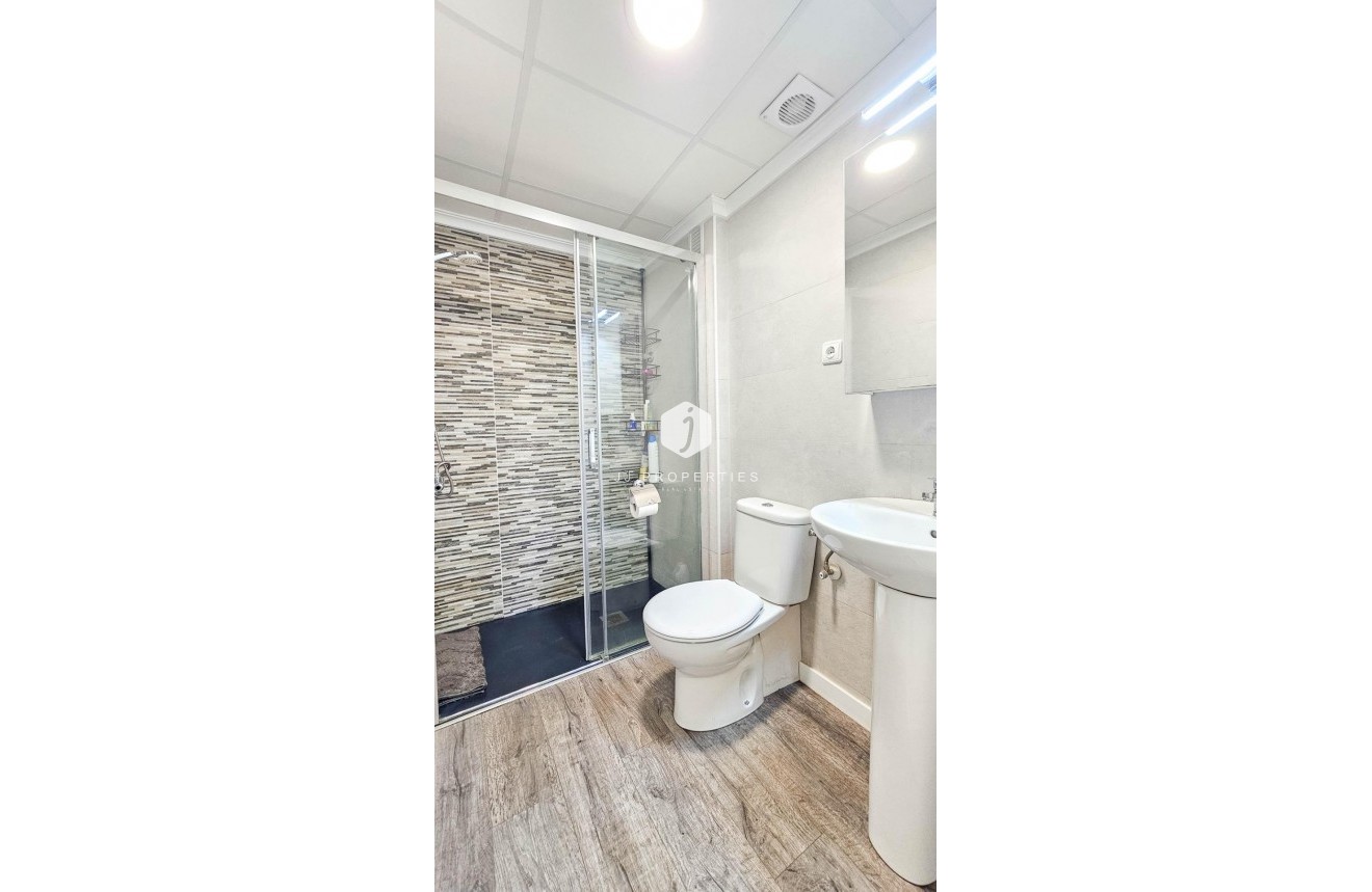 D'occasion - Appartement -
Torrevieja - Playa del Cura