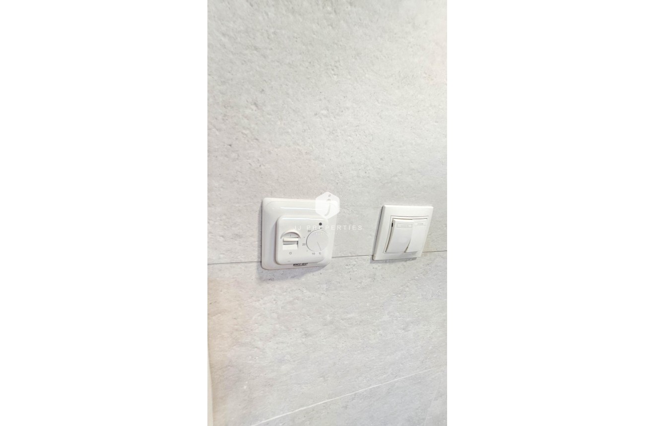 D'occasion - Appartement -
Torrevieja - Playa del Cura