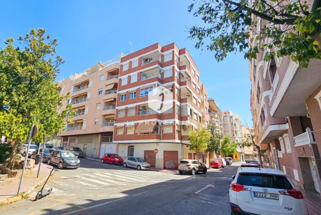 D'occasion - Appartement -
Torrevieja - Playa del Cura