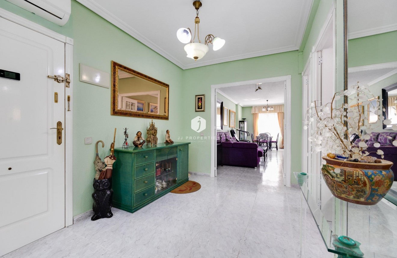Tweedehands - Appartement / flat -
Torrevieja - Antonio Machado