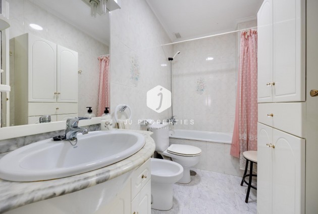 Tweedehands - Appartement / flat -
Torrevieja - Antonio Machado