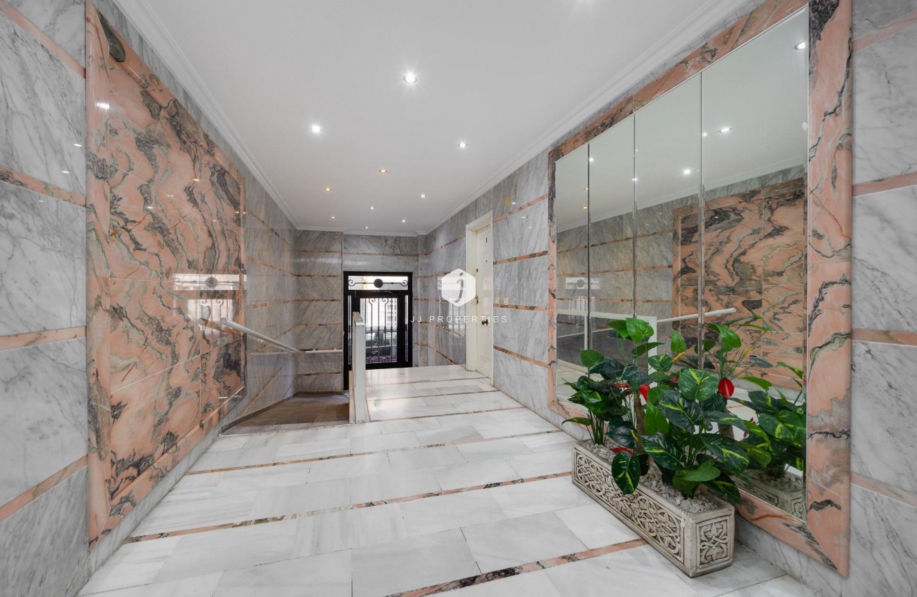 Tweedehands - Appartement / flat -
Torrevieja - Antonio Machado