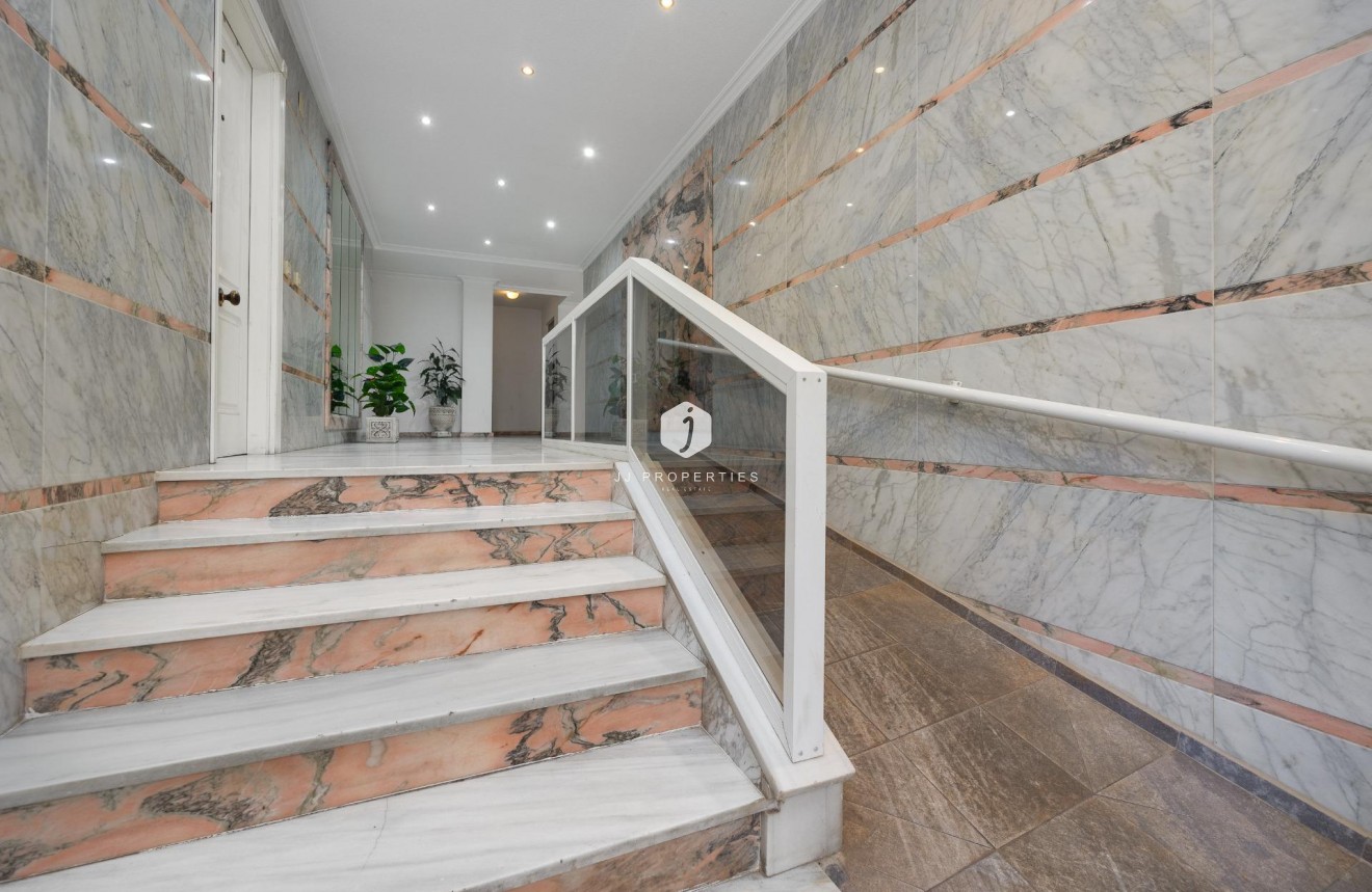 Tweedehands - Appartement / flat -
Torrevieja - Antonio Machado