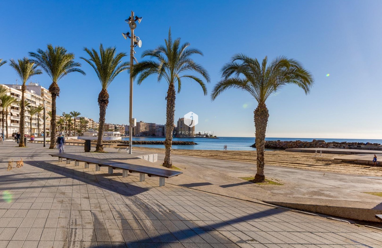 Tweedehands - Appartement / flat -
Torrevieja - Antonio Machado