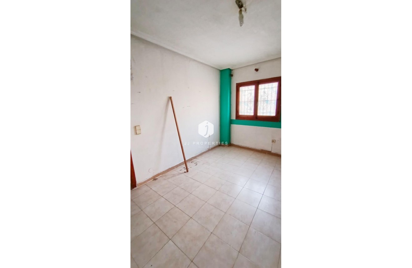 D'occasion - Appartement -
Torrevieja - Centro