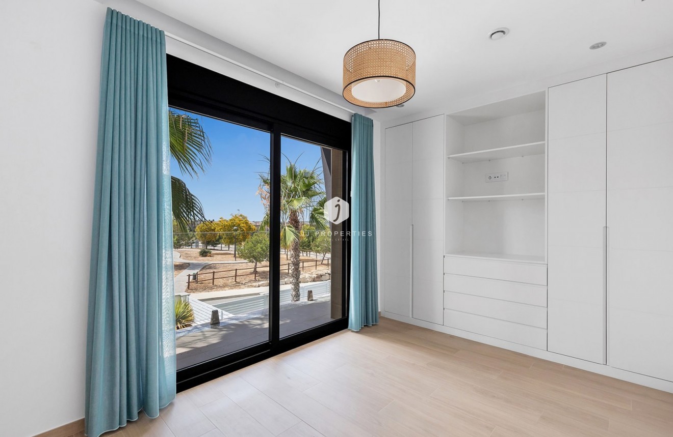 Z drugiej ręki - Villa -
Benijofar - Costa Blanca
